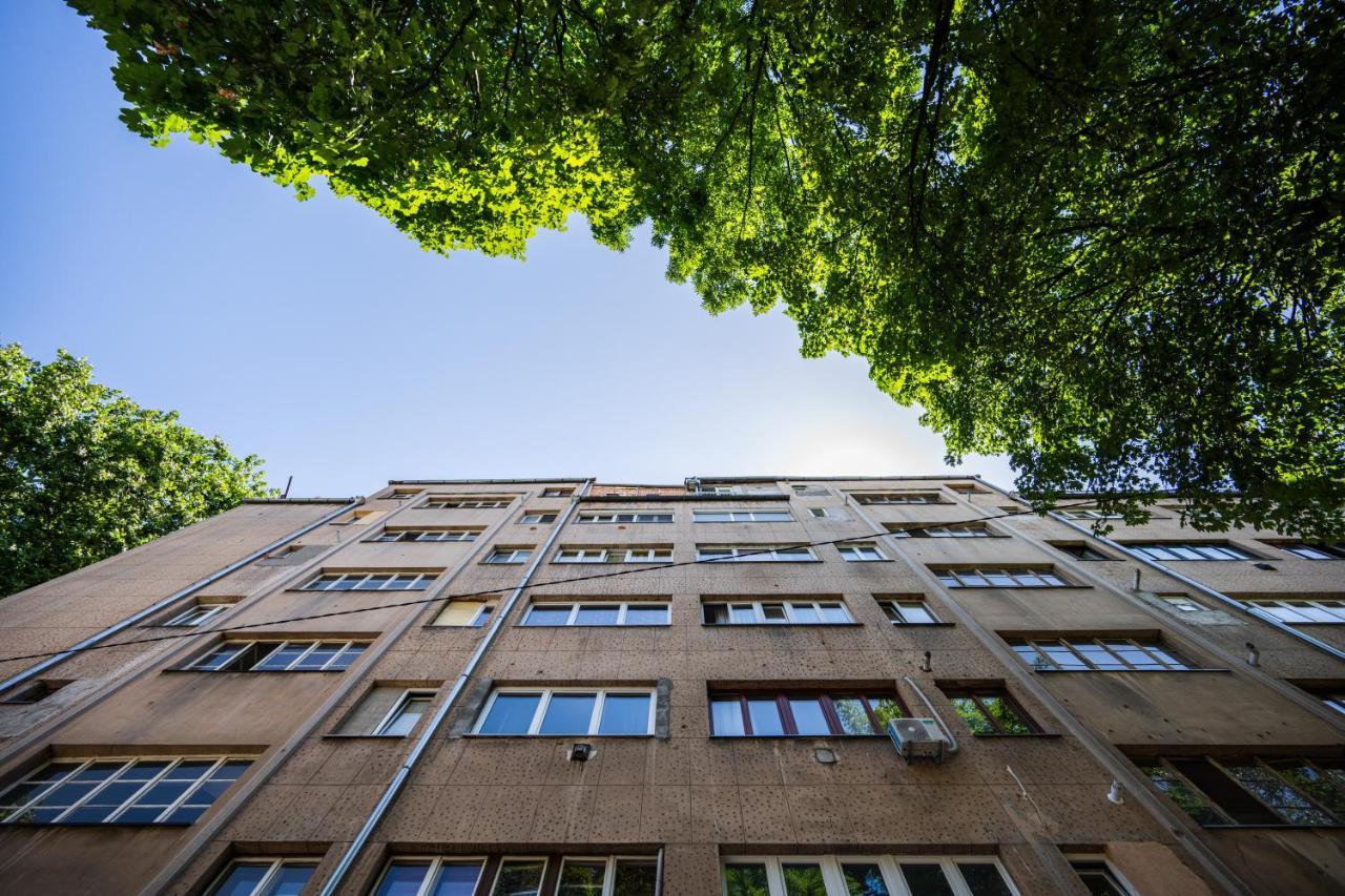 Cozy One-Bedroom Apartment Near City Center SJJ Exterior photo