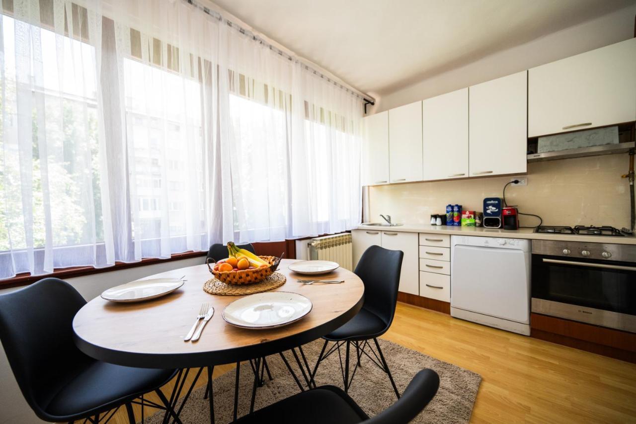 Cozy One-Bedroom Apartment Near City Center SJJ Exterior photo