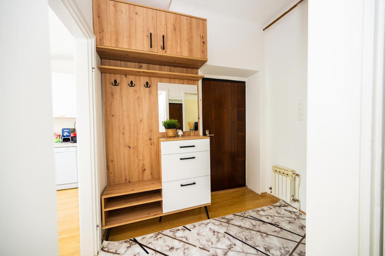 Cozy One-Bedroom Apartment Near City Center SJJ Exterior photo