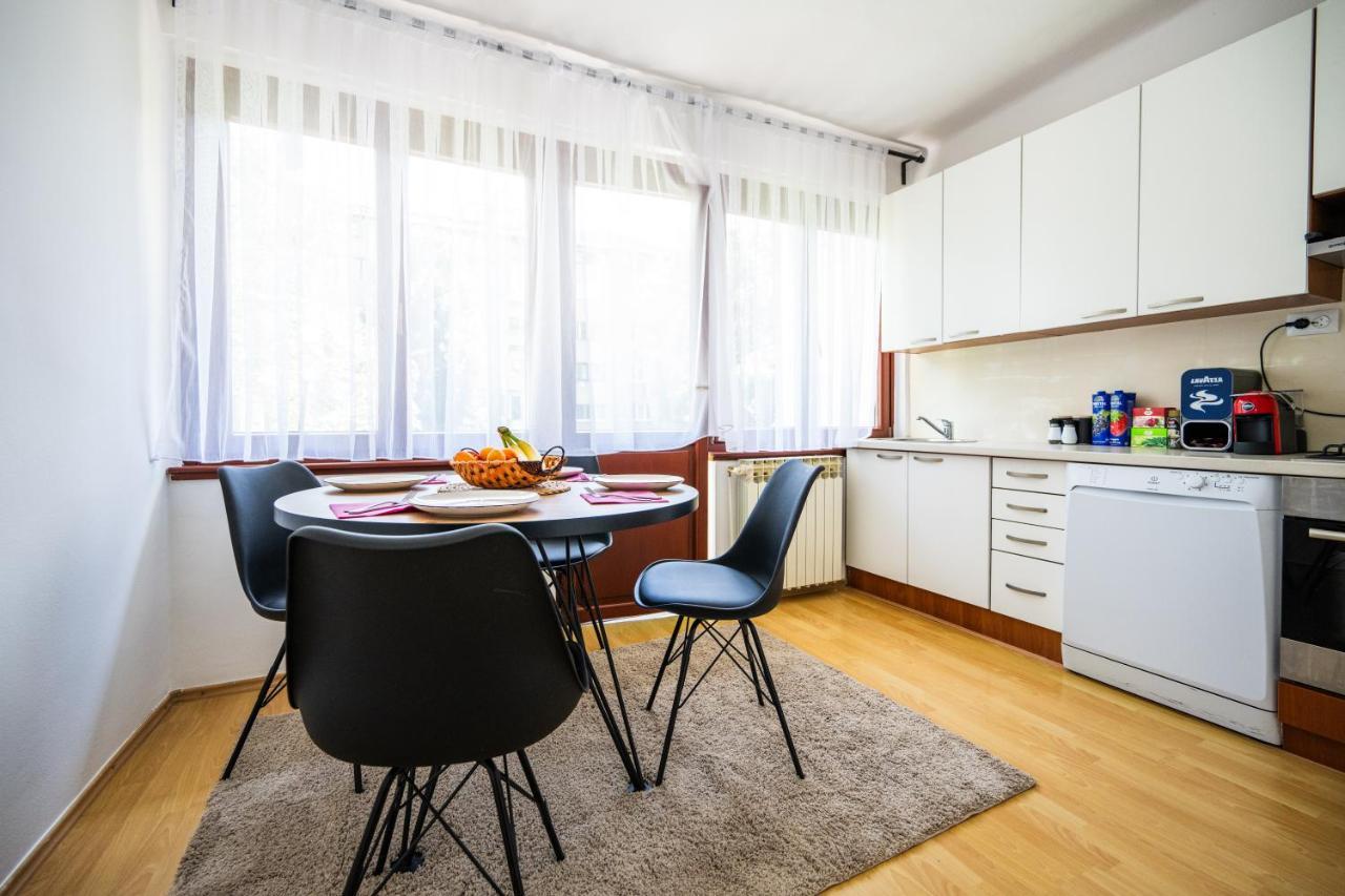 Cozy One-Bedroom Apartment Near City Center SJJ Exterior photo