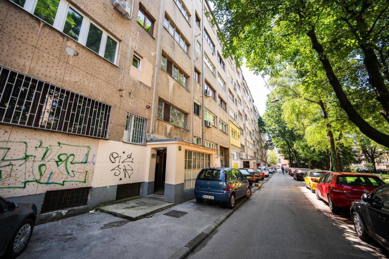 Cozy One-Bedroom Apartment Near City Center SJJ Exterior photo